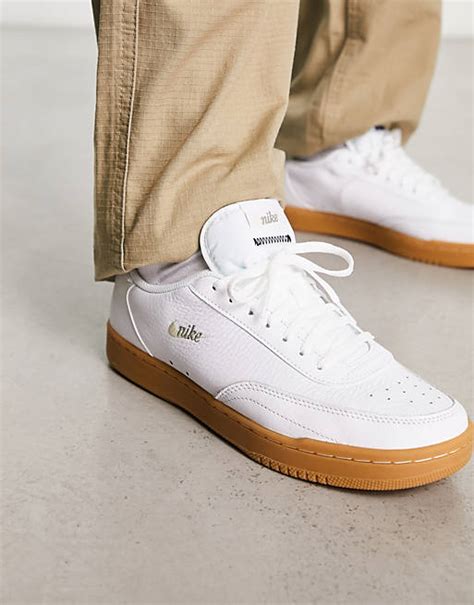 Nike court vintage premium white